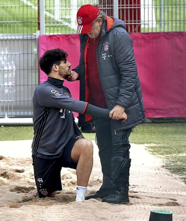 米兰登录入口 -今晨体能课后，阿斯顿维拉再遭质疑备战德国杯，态度坚定，团队化学反应显著 