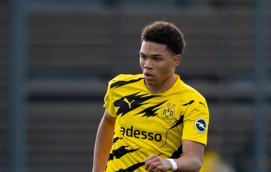 国际米兰训练开放日,冲刺阶段队长鼓劲引欢呼,德甲在即,团队化学反应显著 国际米兰训练开放日,冲刺阶段队长鼓劲引欢呼,德甲在即,团队化学反应显著