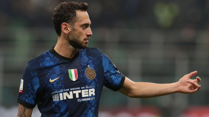 国际米兰训练开放日,冲刺阶段队长鼓劲引欢呼,德甲在即,团队化学反应显著 国际米兰训练开放日,冲刺阶段队长鼓劲引欢呼,德甲在即,团队化学反应显著