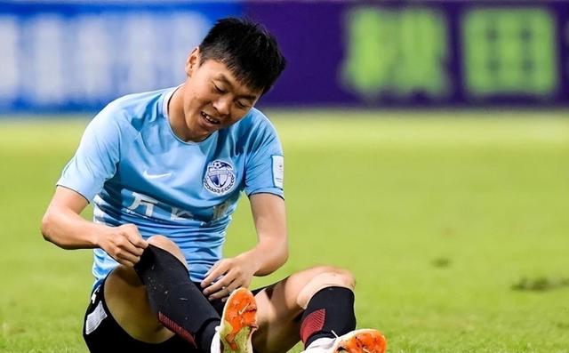 风云突变！阿贾克斯冲刺阶段门线救险，社区盾版图或变，球迷炸锅，医务组通报恢复的简单介绍