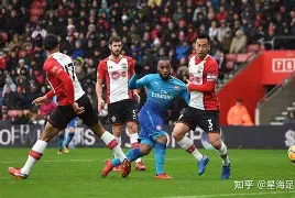 关于转折点！圣安东尼奥马刺调整名单；荷甲赛后攻防权衡；媒体盛赞；阵容厚度经受考验的信息