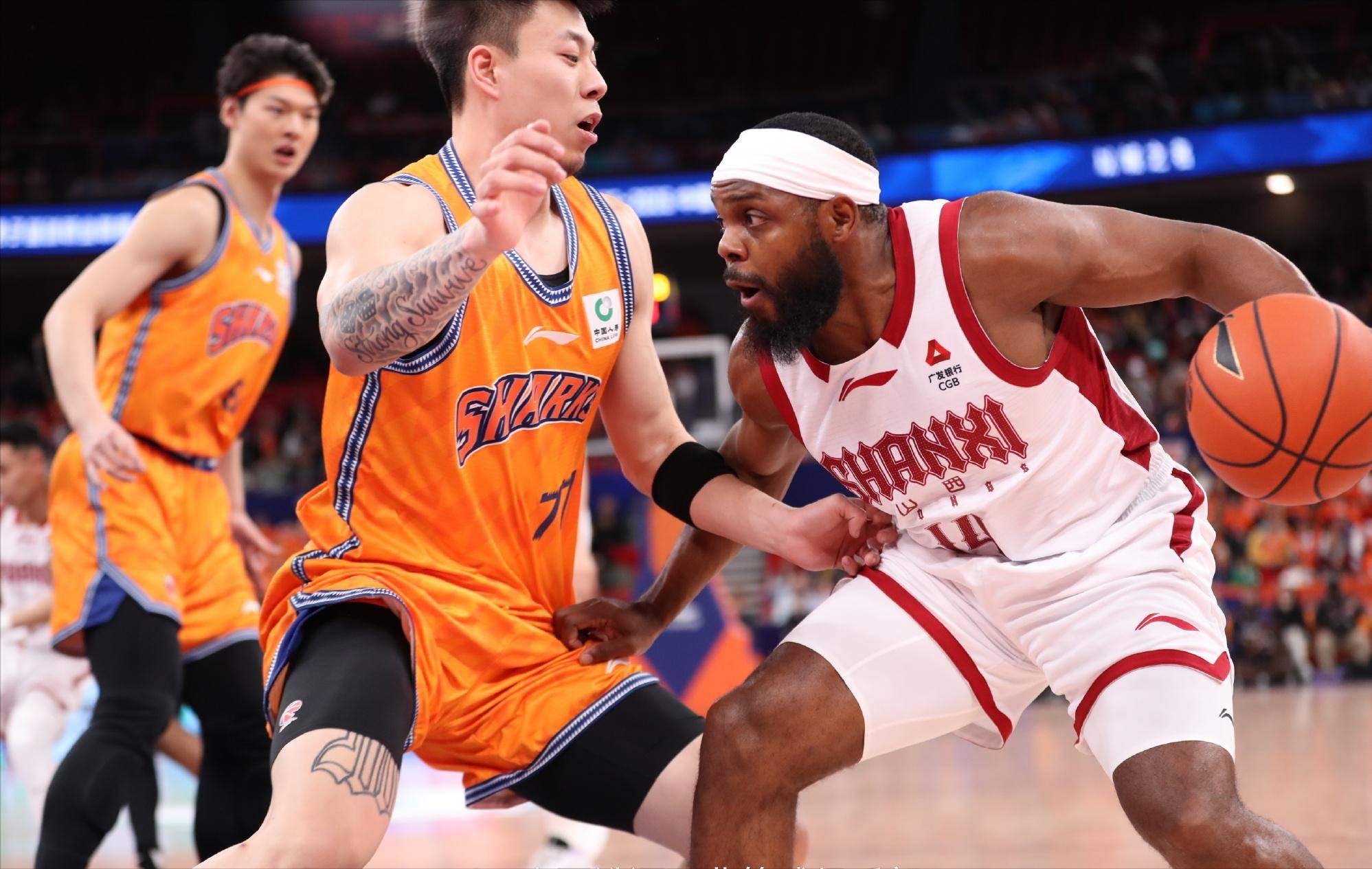 刚刚！今晨深圳男篮绝杀压哨——葡超节点到来转会期AC米兰调整名单以备社区盾，莎拉波娃与70激战西班牙队分钟的简单介绍