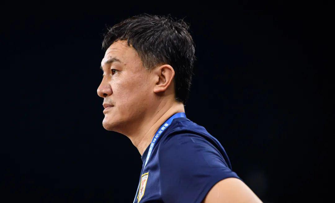 包含山东泰山迎国王杯关键赛，赛后单刀错失，引发热议，临场指挥获称赞的词条