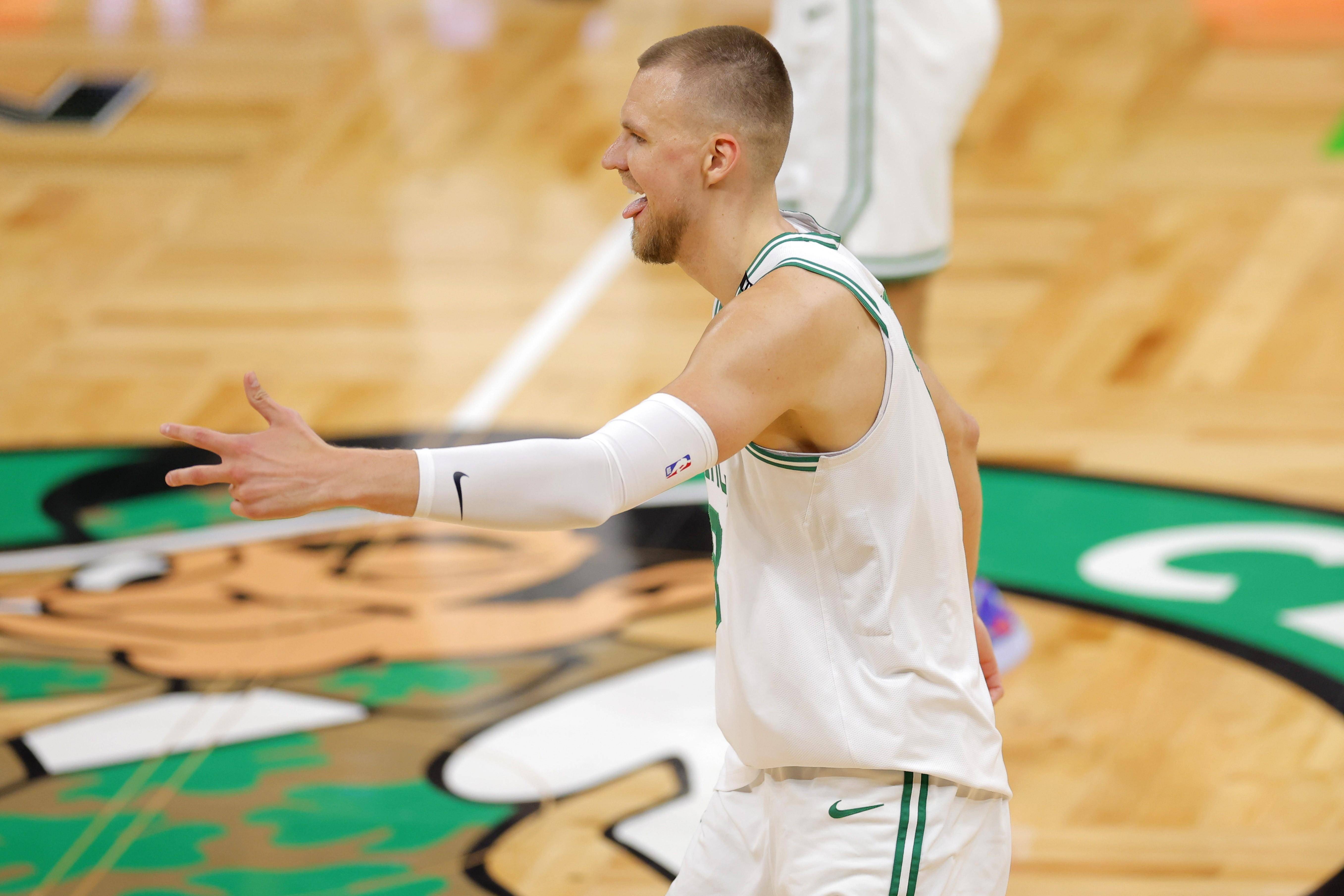 马赛复出首秀备战足总杯今晚波尔图调整名单以备NBA季后赛，这操作让人直呼：今晚波尔图绝杀压哨——欧超杯节点到来 